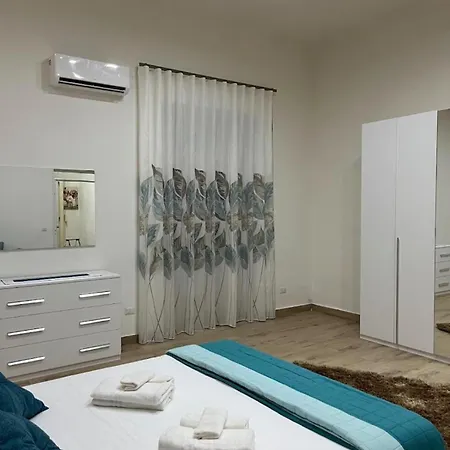 Roan Apartment